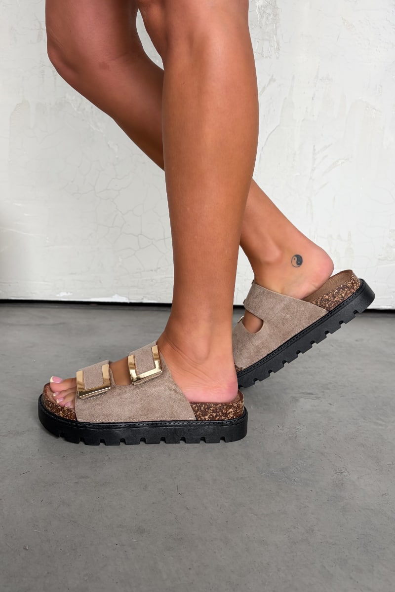 Sandalias Diana con Hebilla Dorada
