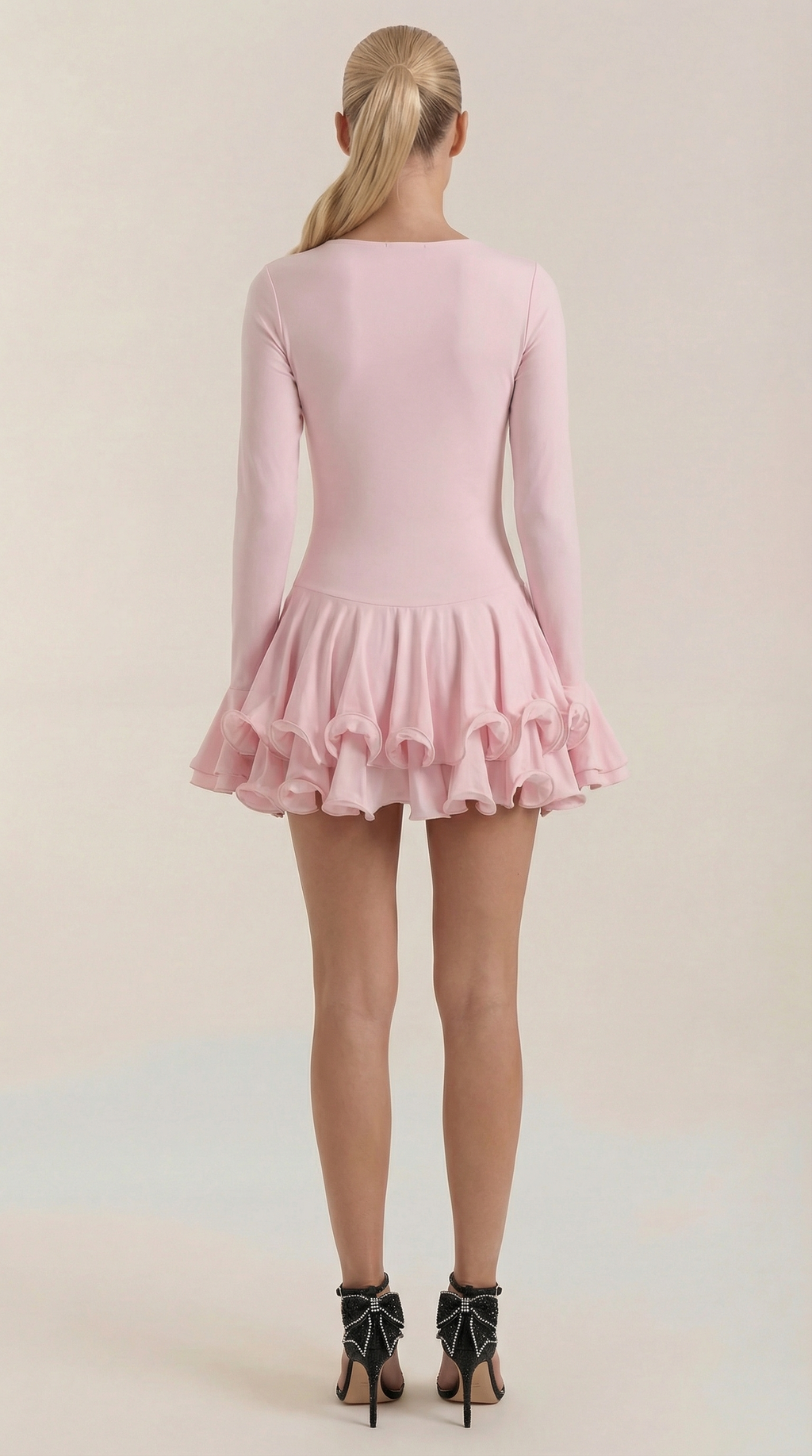 Vestido Mini Estelle con Escote en V Pronunciado