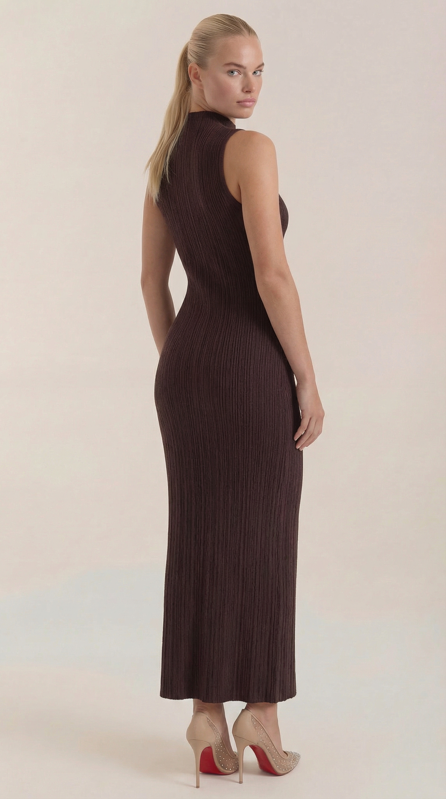 Vestido Maxi Sonia Ajustado con Cuello Alto