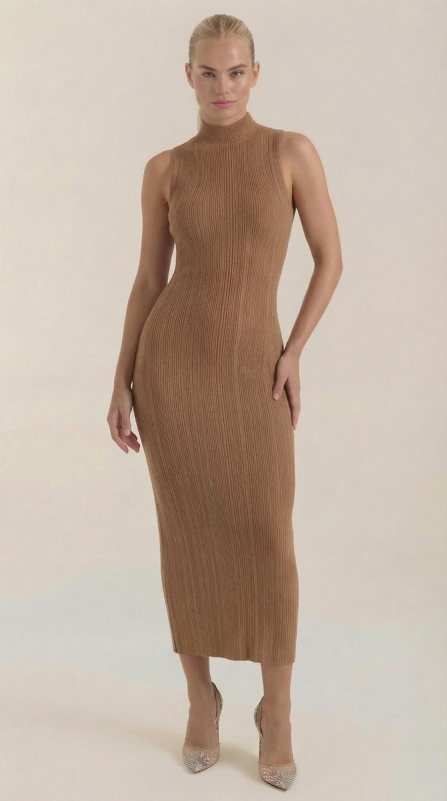 Vestido Maxi Sonia Ajustado con Cuello Alto