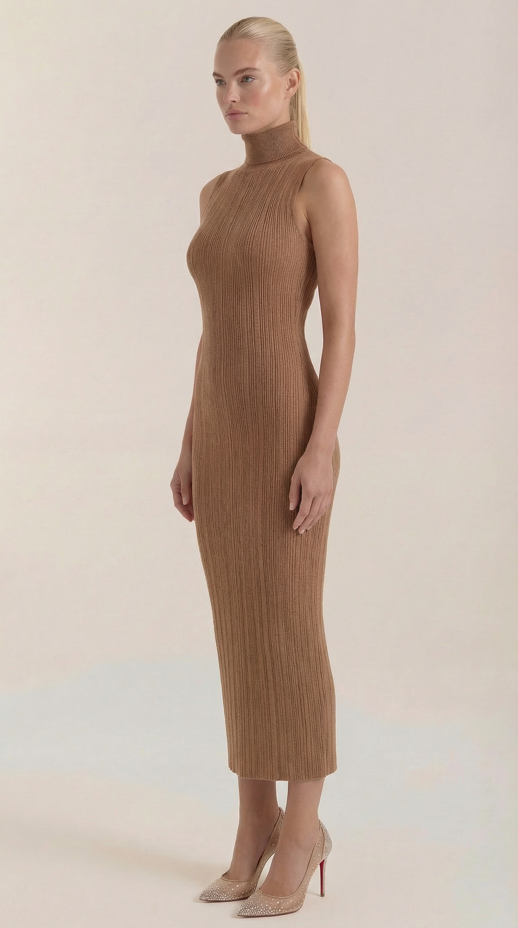 Vestido Maxi Sonia Ajustado con Cuello Alto