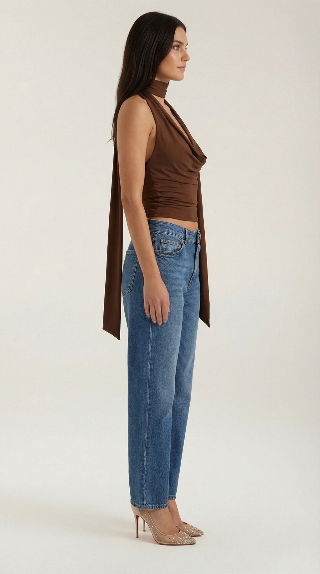 Top Halter Thalia con Escote en V Pronunciado