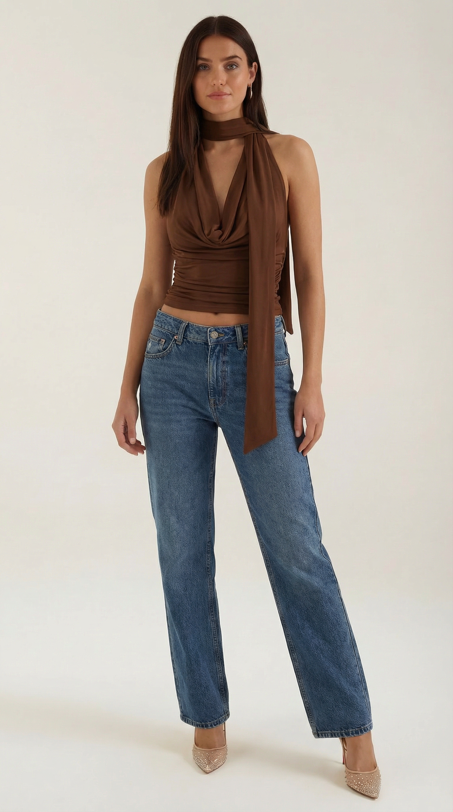 Top Halter Thalia con Escote en V Pronunciado