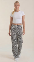 Pantalón Cleo con Estampado Leopardo