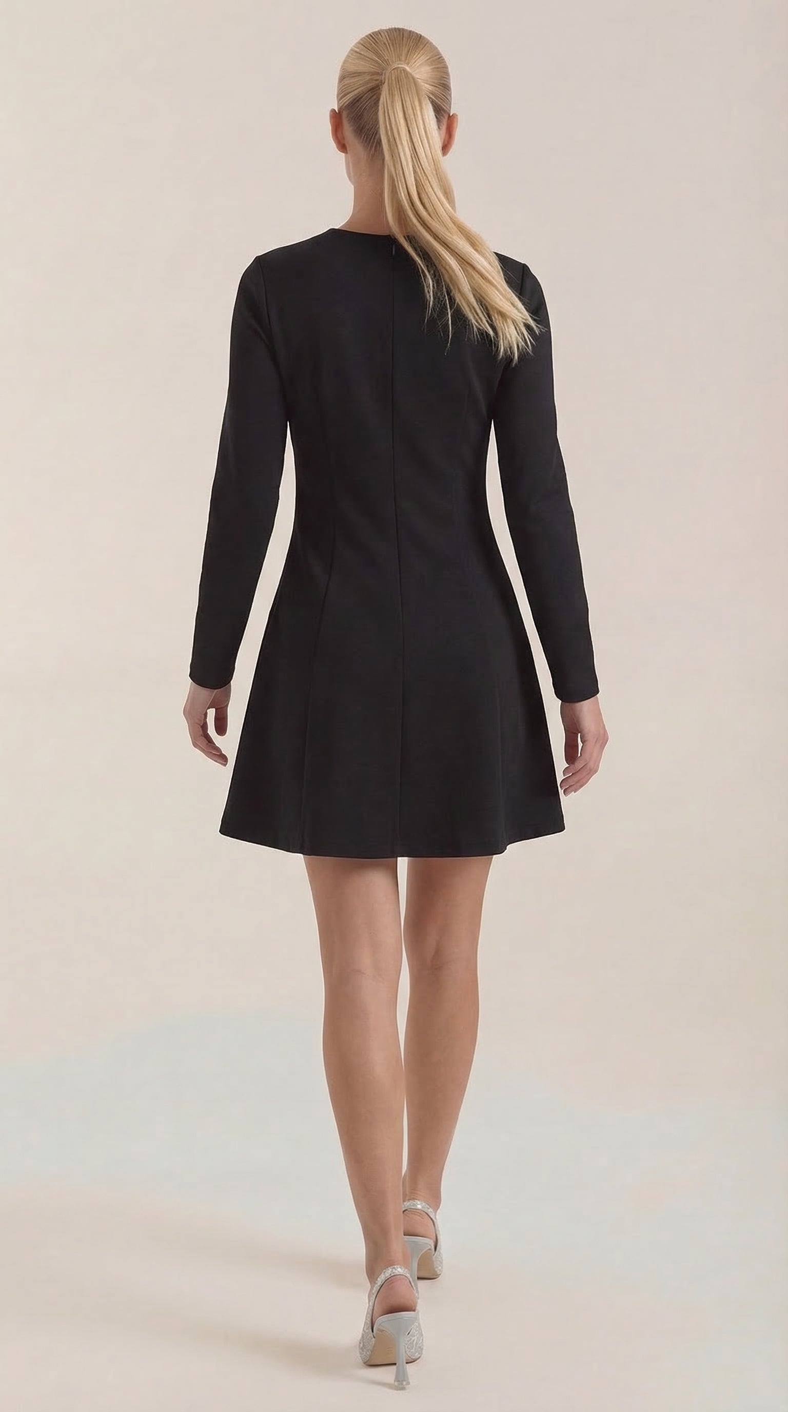 Vestido Mini Ebony con Cuerpo Entallado